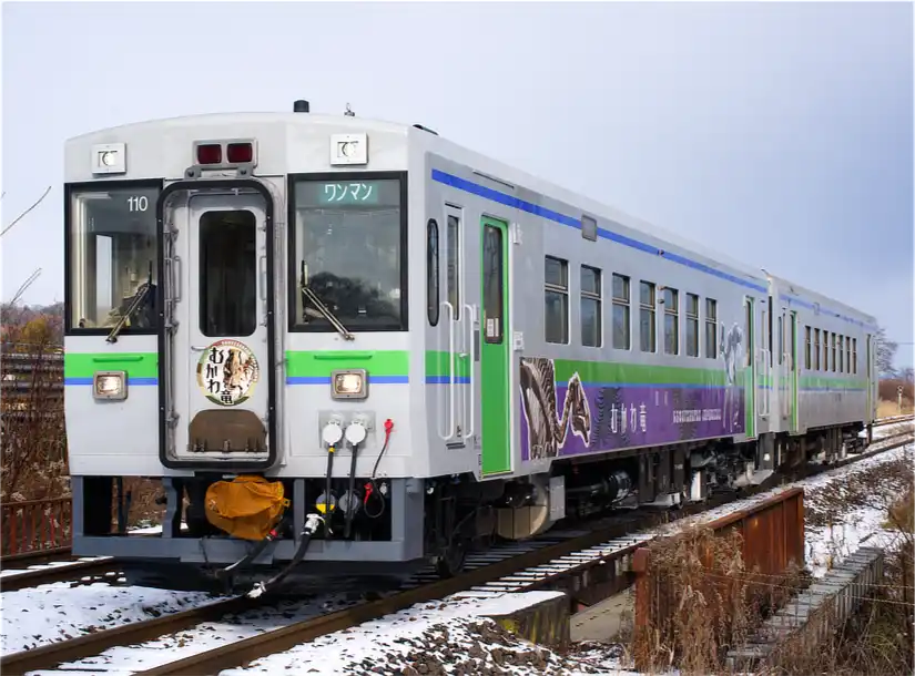 キハ150むかわ竜ラッピング